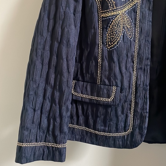 Alfred Dunner navy blue jacket with embroidery accents size 12p - Picture 4 of 11
